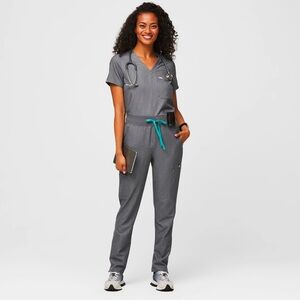 FIGS Graphite Catarina scrub top + Yola Skinny 2.0 scrub pant set in XS